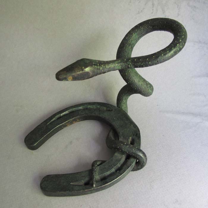 Forged Iron Snake on Horseshoe3